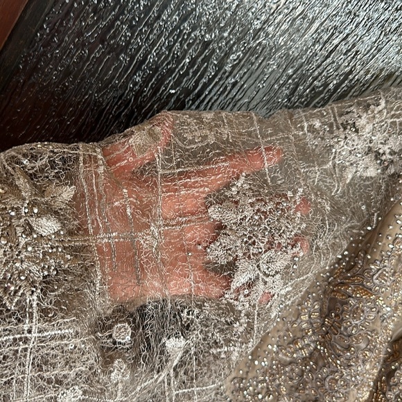 Mac Duggal EMBELLISHED PLUNGE NECK PUFF SLEEVE A LINE GOWN size 10 $798 Mocha - Picture 10 of 12